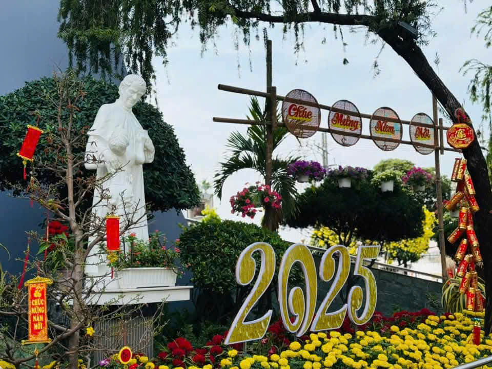 Các giáo xứ đã sẵn sàng chào đón năm mới, năm Ất Tỵ 2025